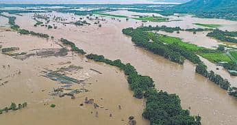 Cyclone Brings Floods Crocodile Sightings In Australia