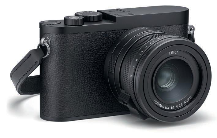 Leica Q3 Monochrom lands