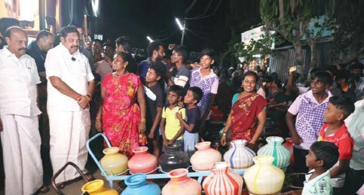 குஷியில் எடப்பாடி!