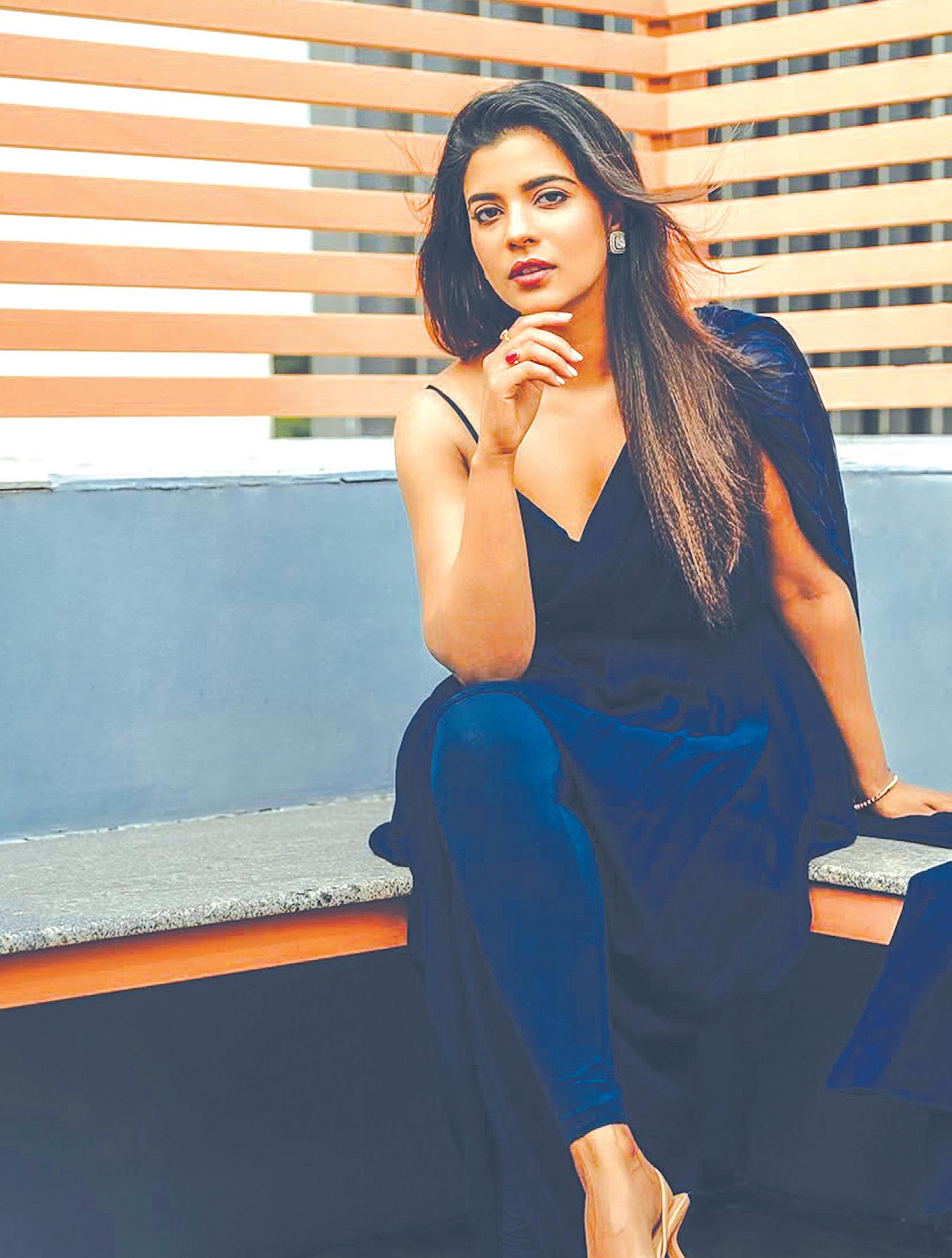 புதுமையை கற்றுக் கொடுக்கும் வேடங்கள்!