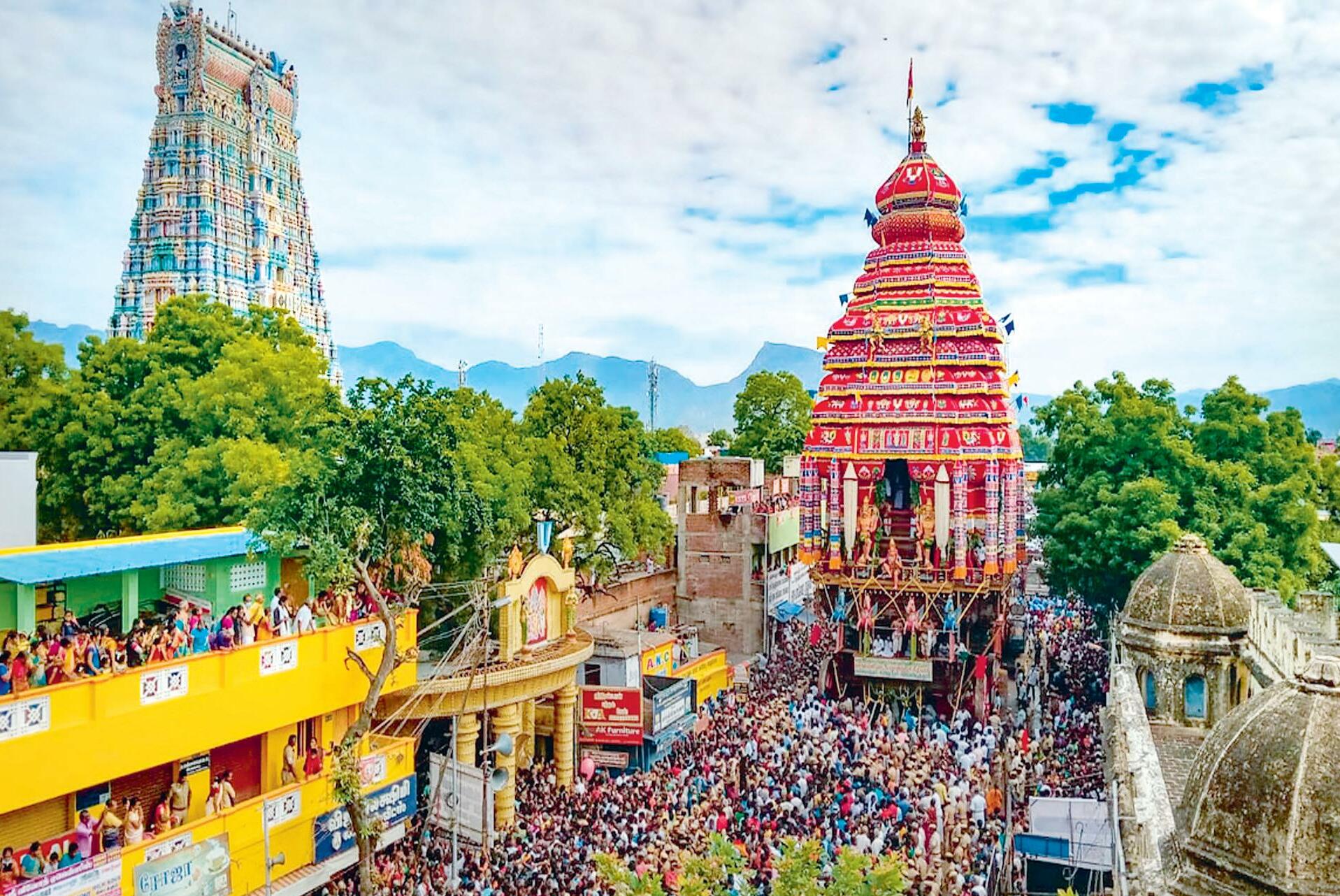 ஆடி மாதமும் அம்மன் அருளும் !.