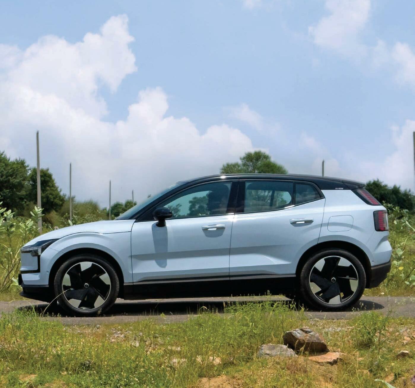 URBAN LUXURY, ELECTRIFIED