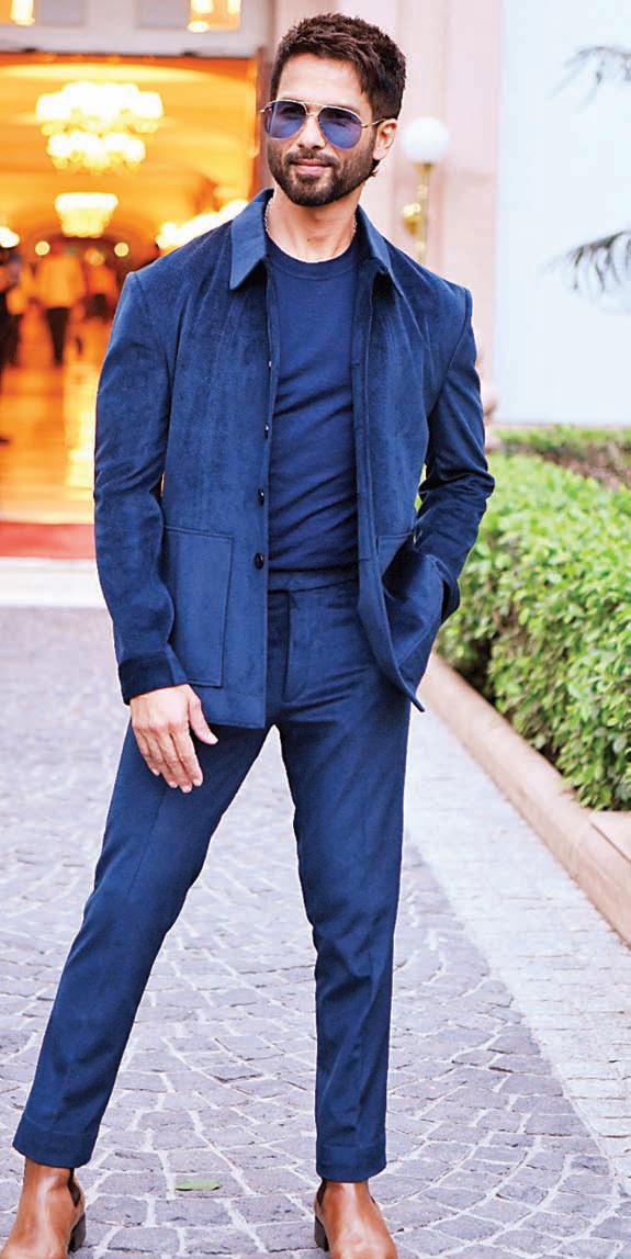 'కబీర్ 'ను చూడాలనిపోతే 'బోరింగ్ దేవా' కనిపించాడు.