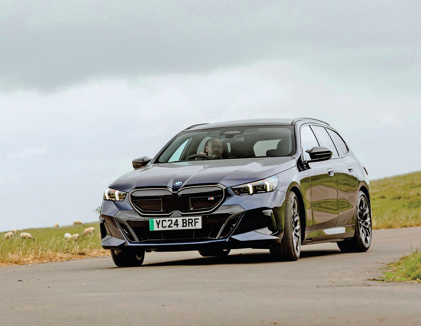 BMW i5 TOURING