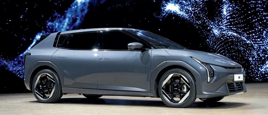 KIA COMMITS TO HATCHES AND SALOONS FOR EUROPE