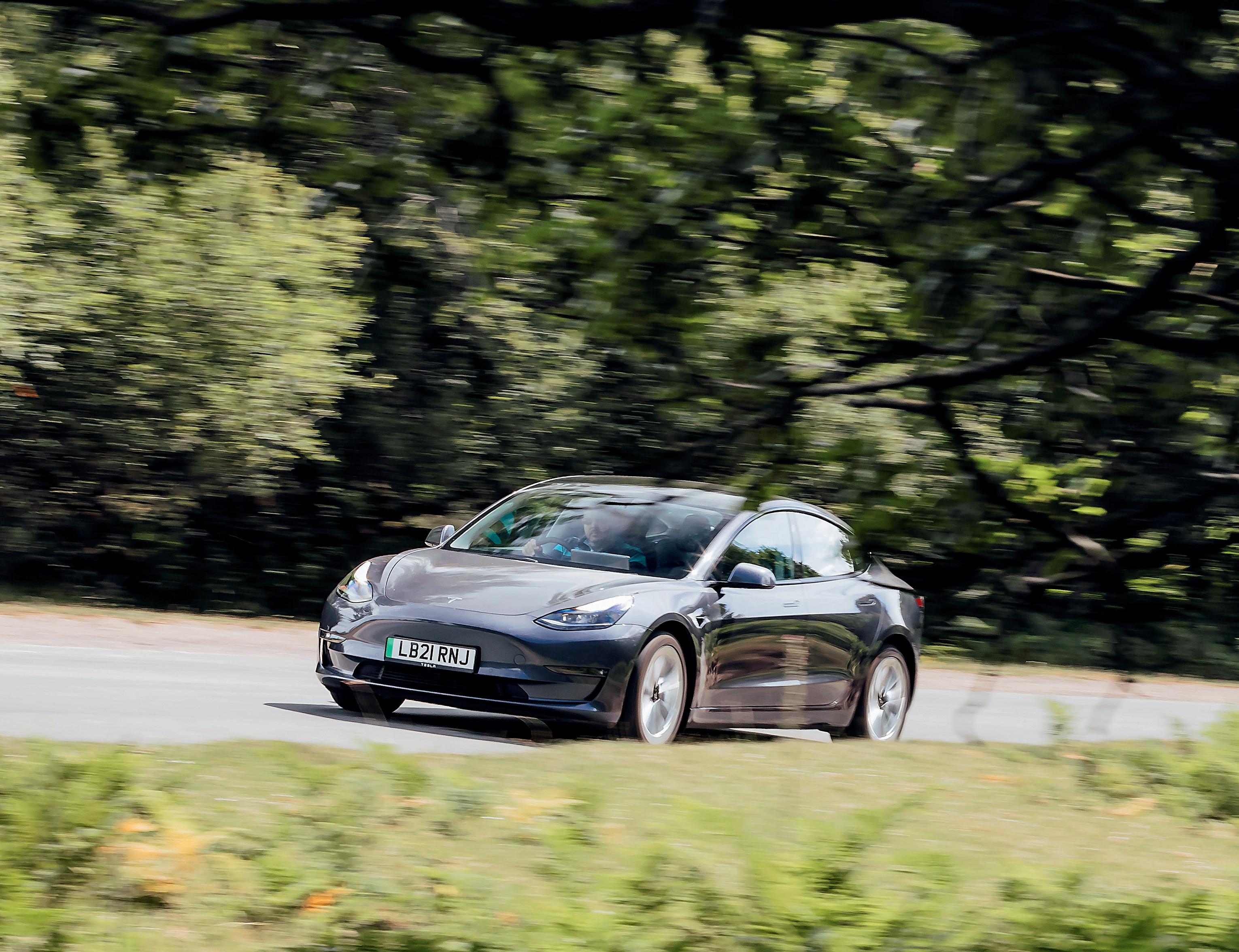 TESLA MODEL 3