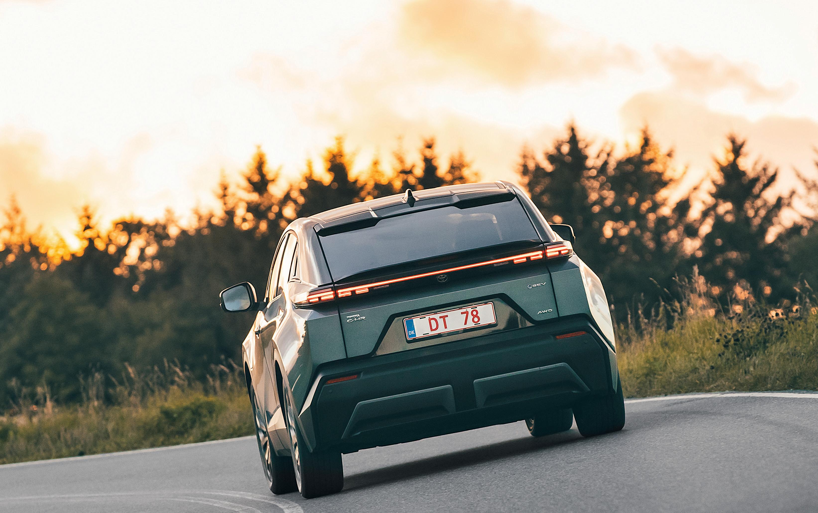 TOYOTA C-HR+