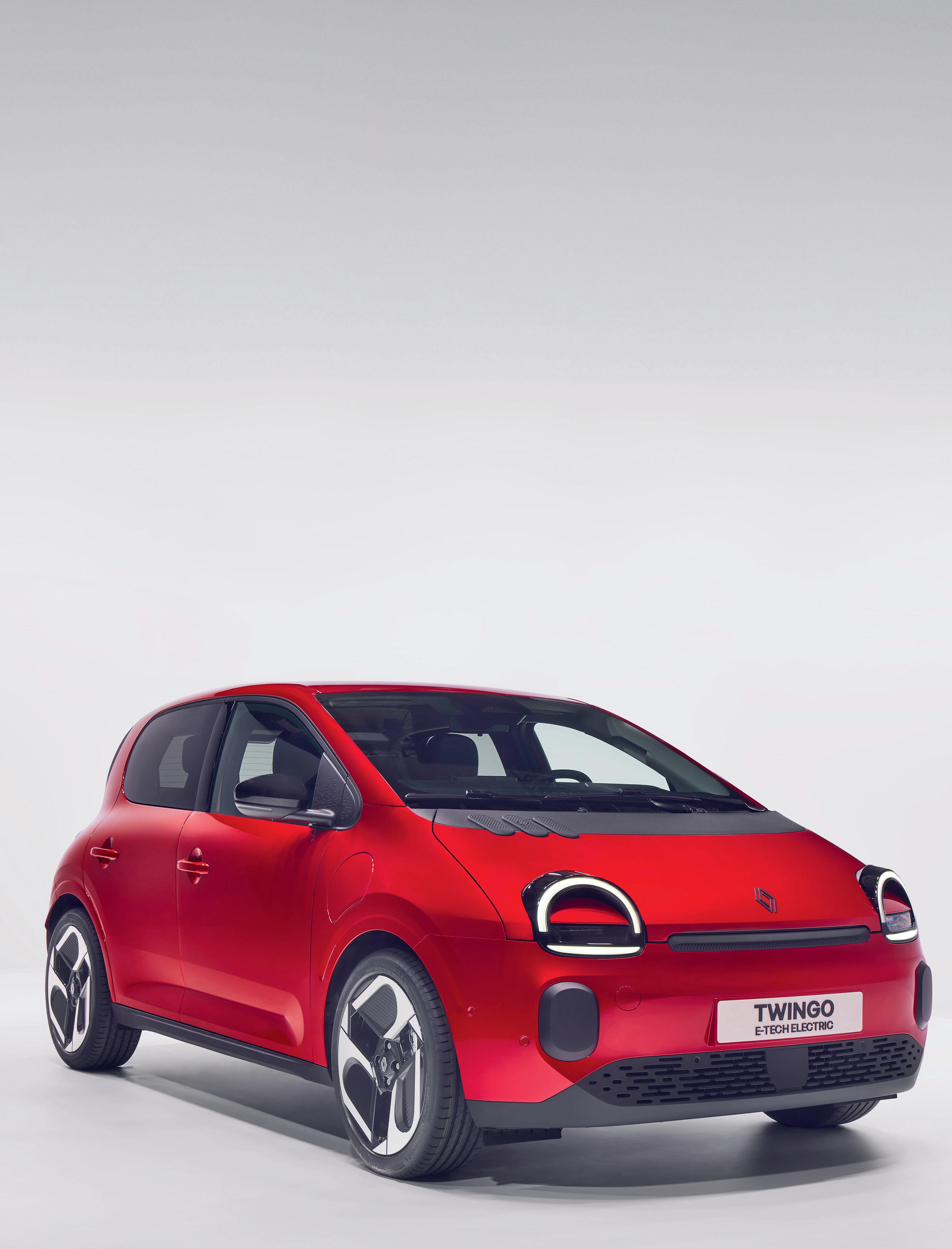 TWINGO RETURNS AS AN EFFICIENT, AFFORDABLE EV