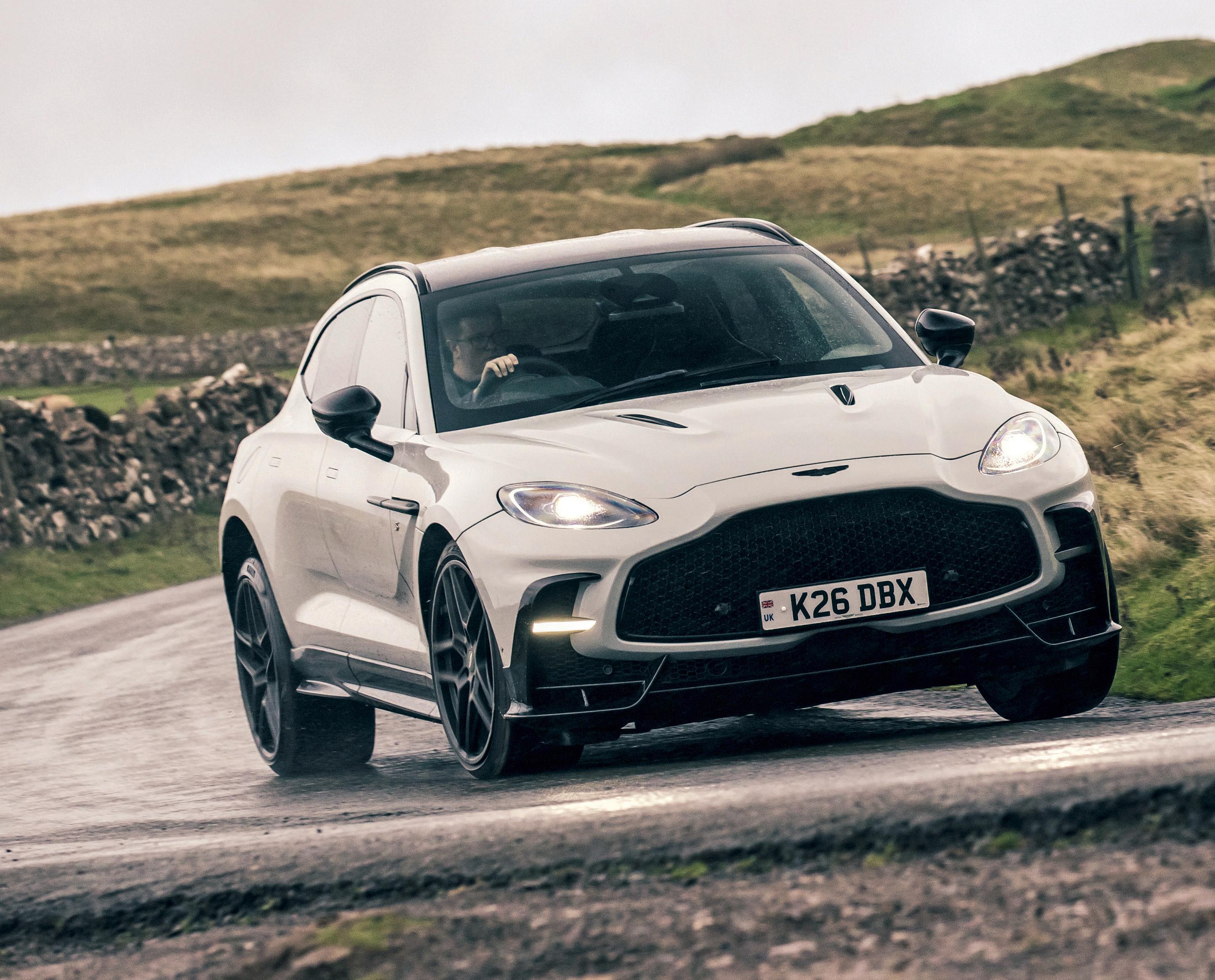 ASTON MARTIN DBX S