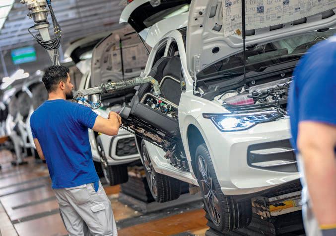 VW REVIEW THROWS DOUBT ON GOLF PRODUCTION MOVE