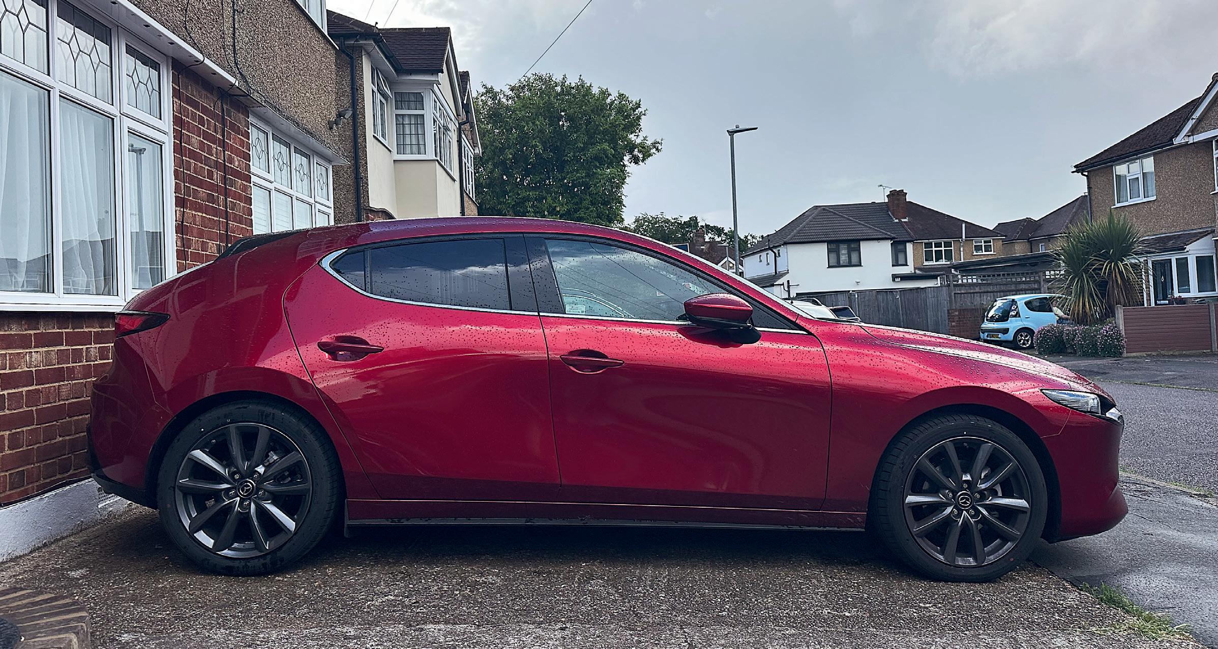 MAZDA 3