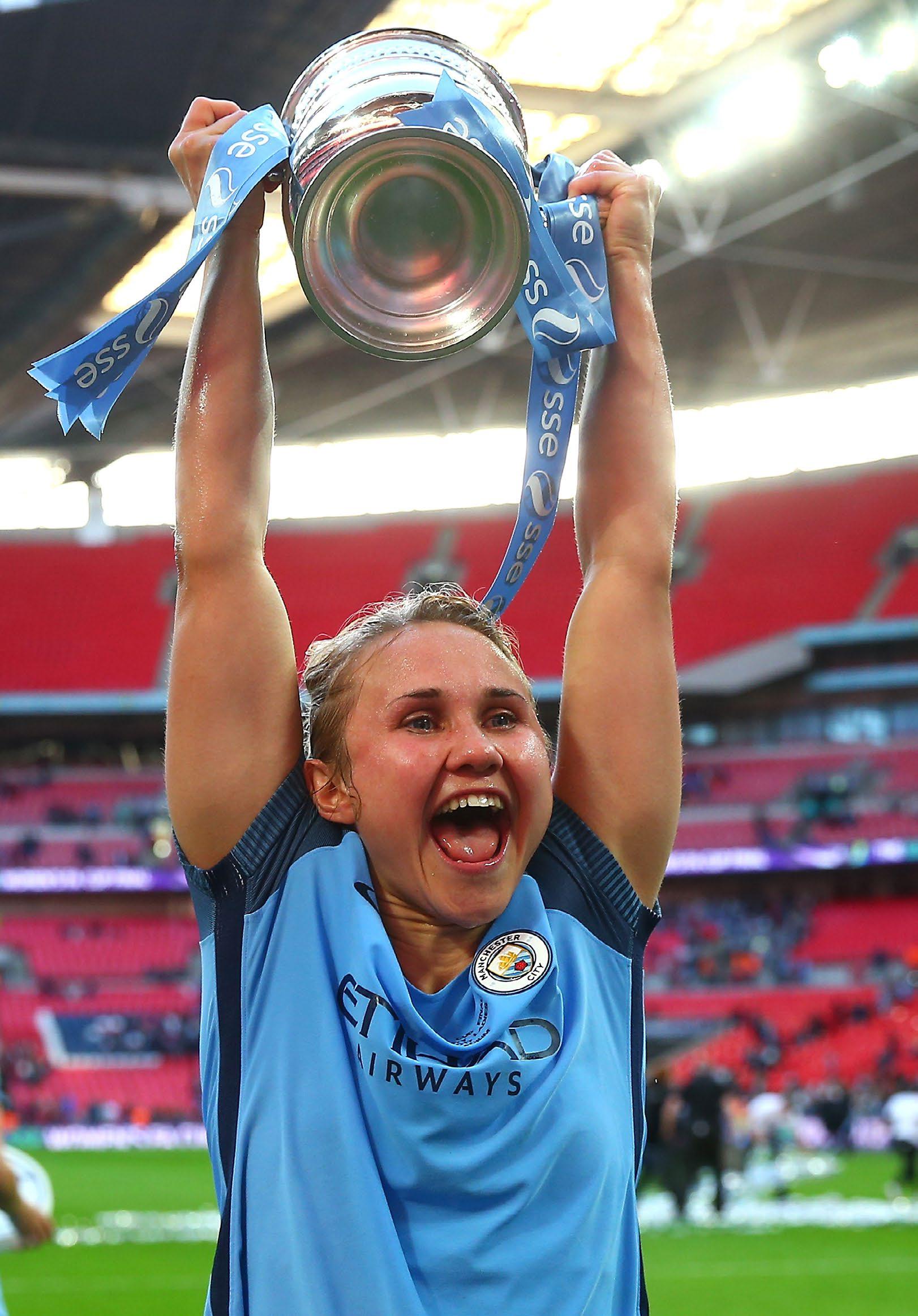 IZZY CHRISTIANSEN