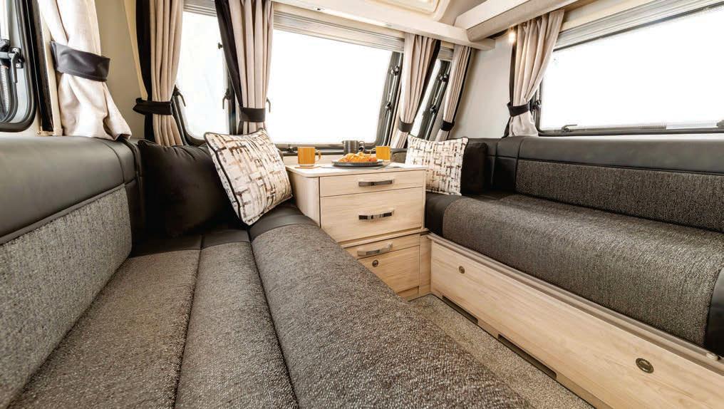 BEST 6-BERTH CARAVAN - Elddis Avante Apex 840