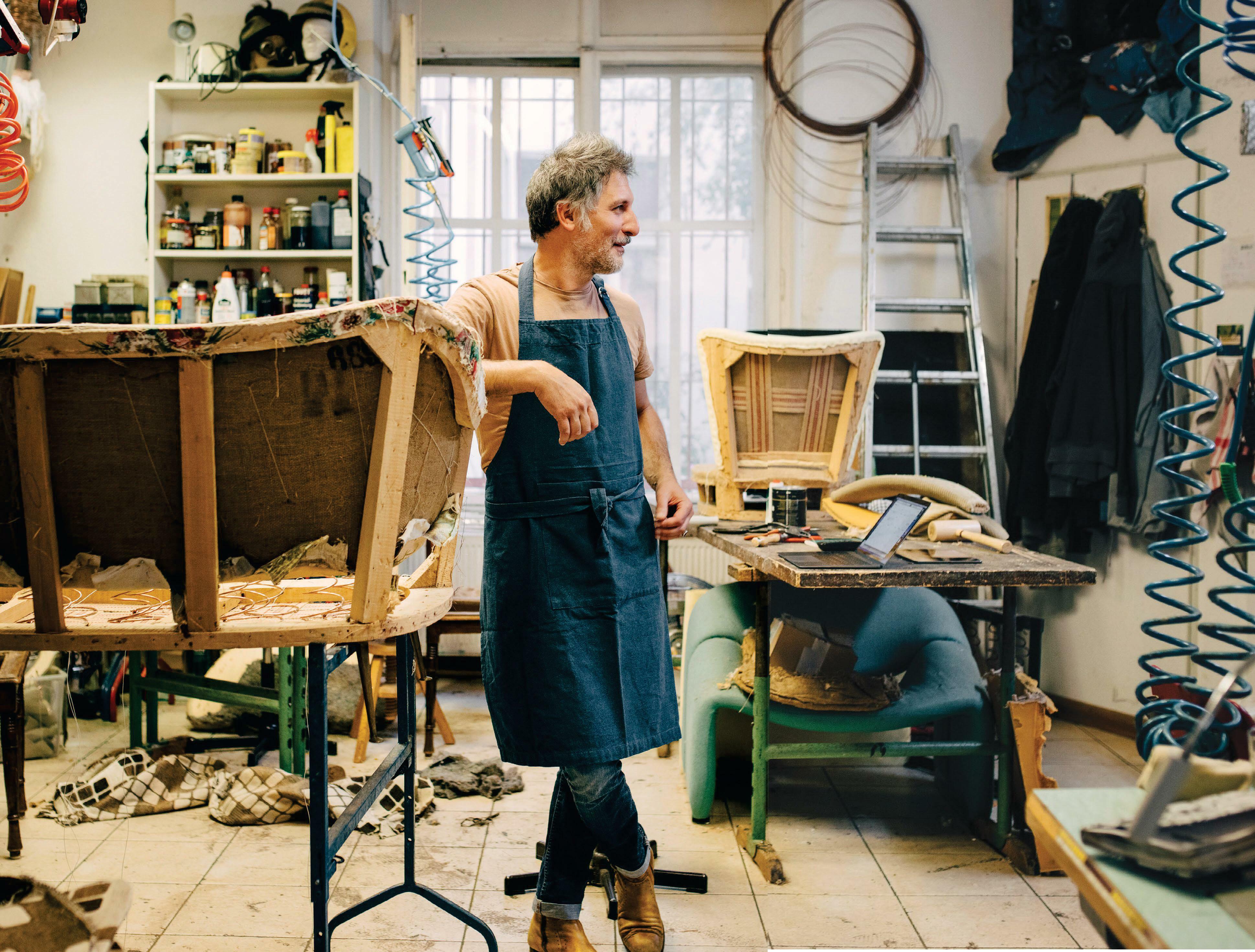 A GUIDE TO LAUNCHING A SUCCESSFUL BUSINESS AFTER 50