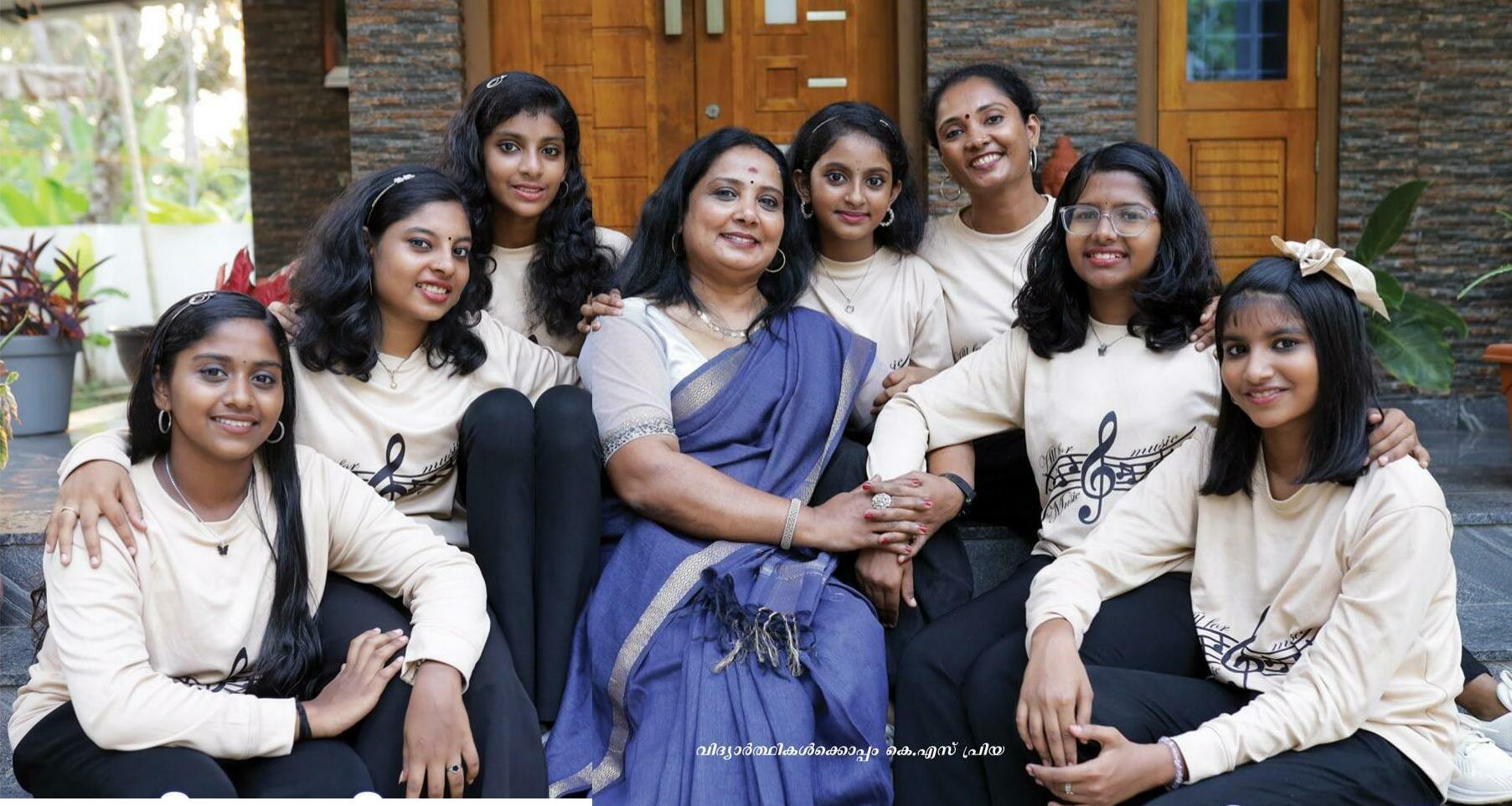 പ്രിയ ഗീതങ്ങളുടെ ഉത്രാടപ്പൂനിലാവ്