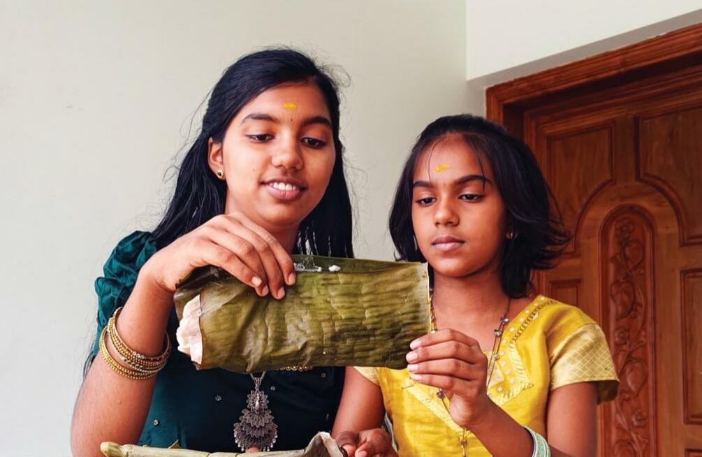 പൂ വേണം...പൂവട വേണം