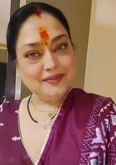 महाकुंभ में डुबकी लगाने वाले फिल्मी सितारे आस्था से नहीं, राजनीति से प्रेरित आए हैं!