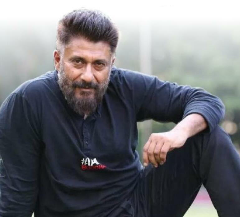 विवेक अग्निहोत्री ने 'चॉकलेट' के सेट पर काम करते हुए अनिल कपूर के अतुलनीय समर्पण के बारे में बताया