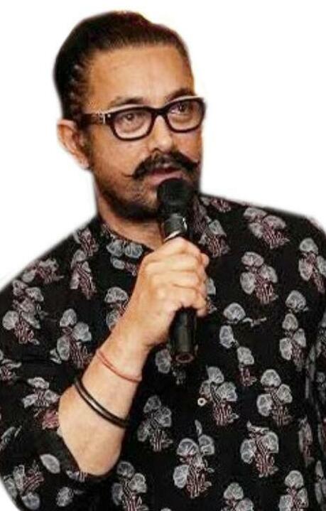 'सितारे ज़मीन पर' की सफलता का जश्न मनाते हुए देश भर के मल्टीप्लेक्स प्रदर्शकों ने आमिर खान को 'बॉक्स-ऑफिस का 'बाप' का खिताब दिया।