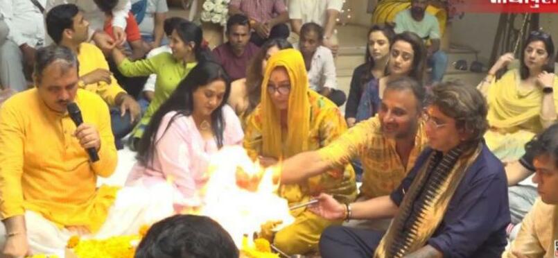 'अनुपमा' के सेट पर हुई दिवाली पूजा, पूनम ढिल्लों, दीपक और उपासना हुए शामिल