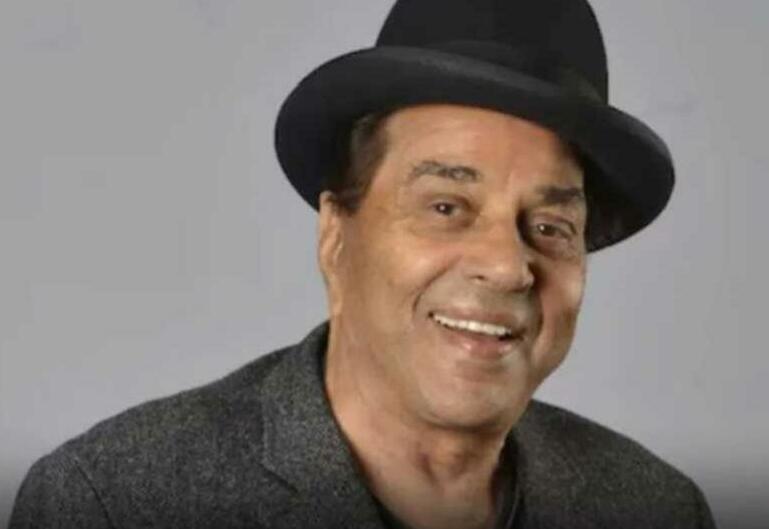 हॉस्पिटल से डिस्चार्ज हुए धर्मेंद्र, परिवार संग लौटे घर• असना