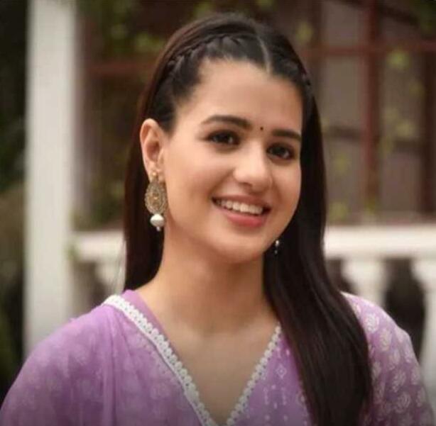 "लक्ष्मी निवास" की एक्ट्रेस रिया मुंजाल बोलीं: "कॉलेज के दिनों ईव टीज़र्स का सामना करती थी"