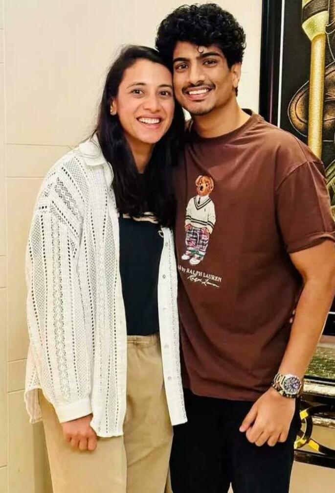 क्या शादी करने जा रहे स्मृति मंधाना और पलाश मुच्छल ? वायरल वीडियो ने फैंस को किया कंफ्यूज