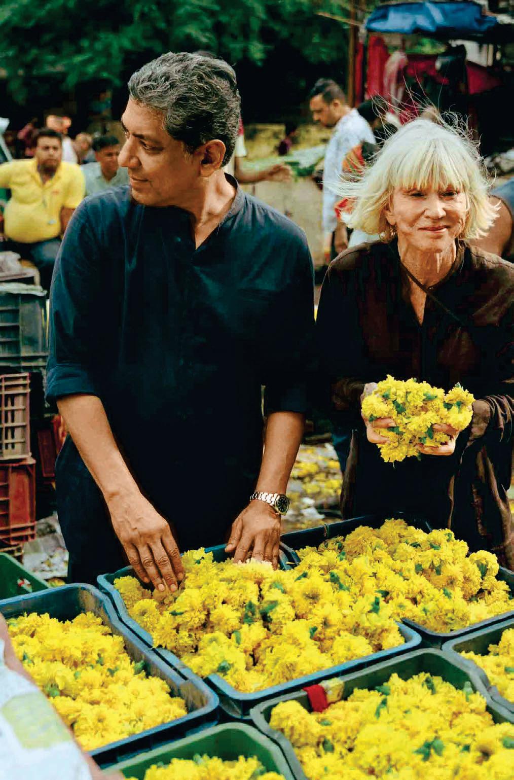 IN THE SOUL GARDEN, DESIGNER VIKRAM GOYAL AND ARTIST SISSEL TOLAAS RECREATE THE SIGHTS AND SMELLS OF AN ANIMAL WONDERLAND.