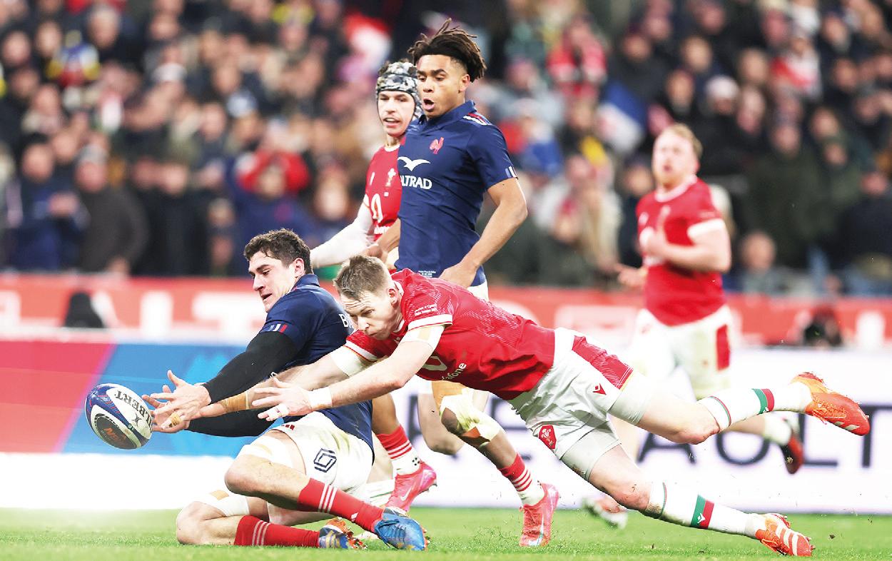 Thrilling three-horse race to beat them all