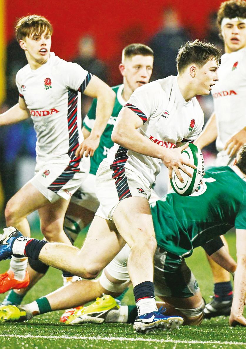 Battling forwards put England in pole position