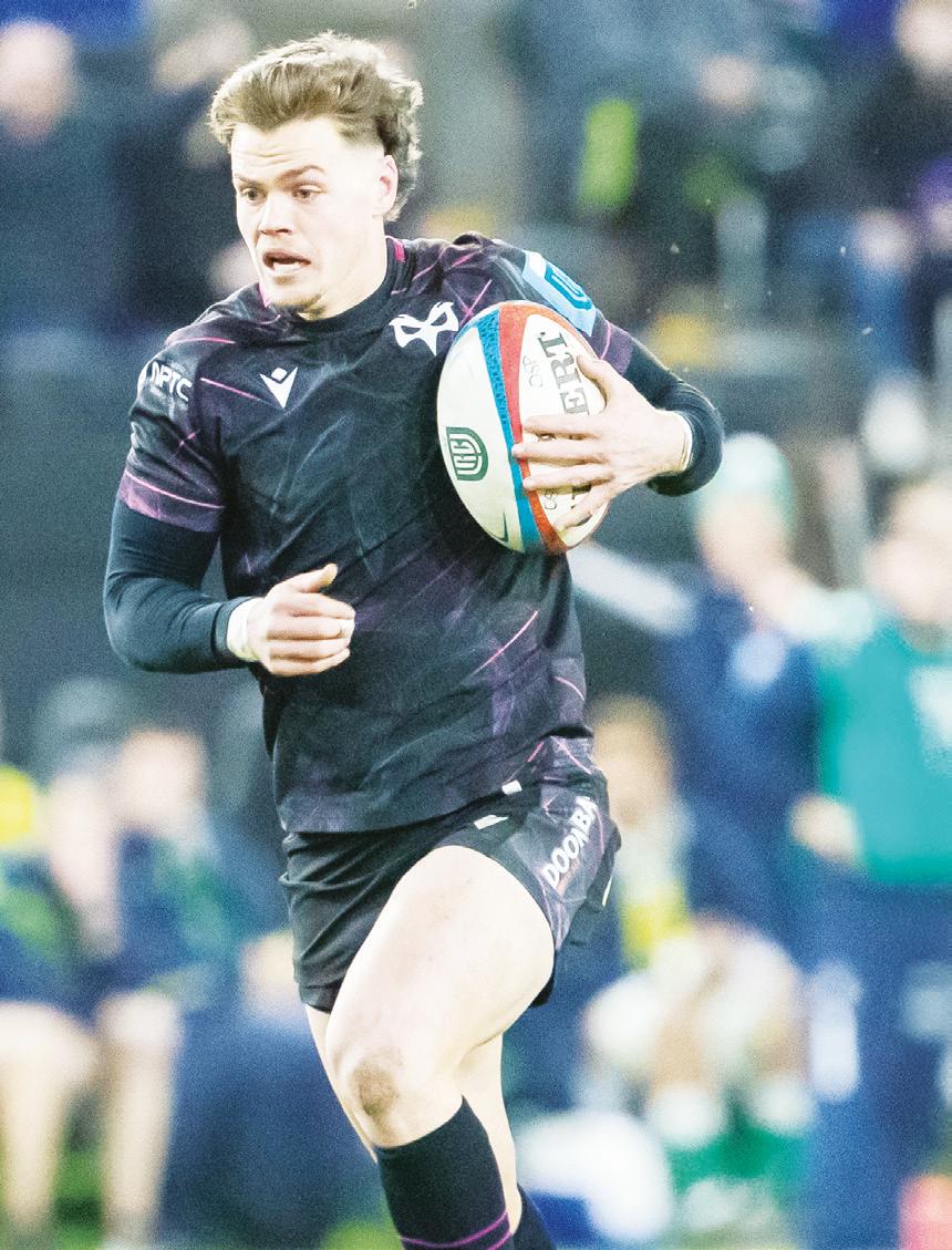Ospreys hold on in 'crazy match'