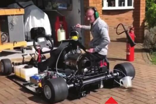 வீட்டிலேயே தயாரிக்கப்பட்ட வித்தியாசமான வாகனங்கள்