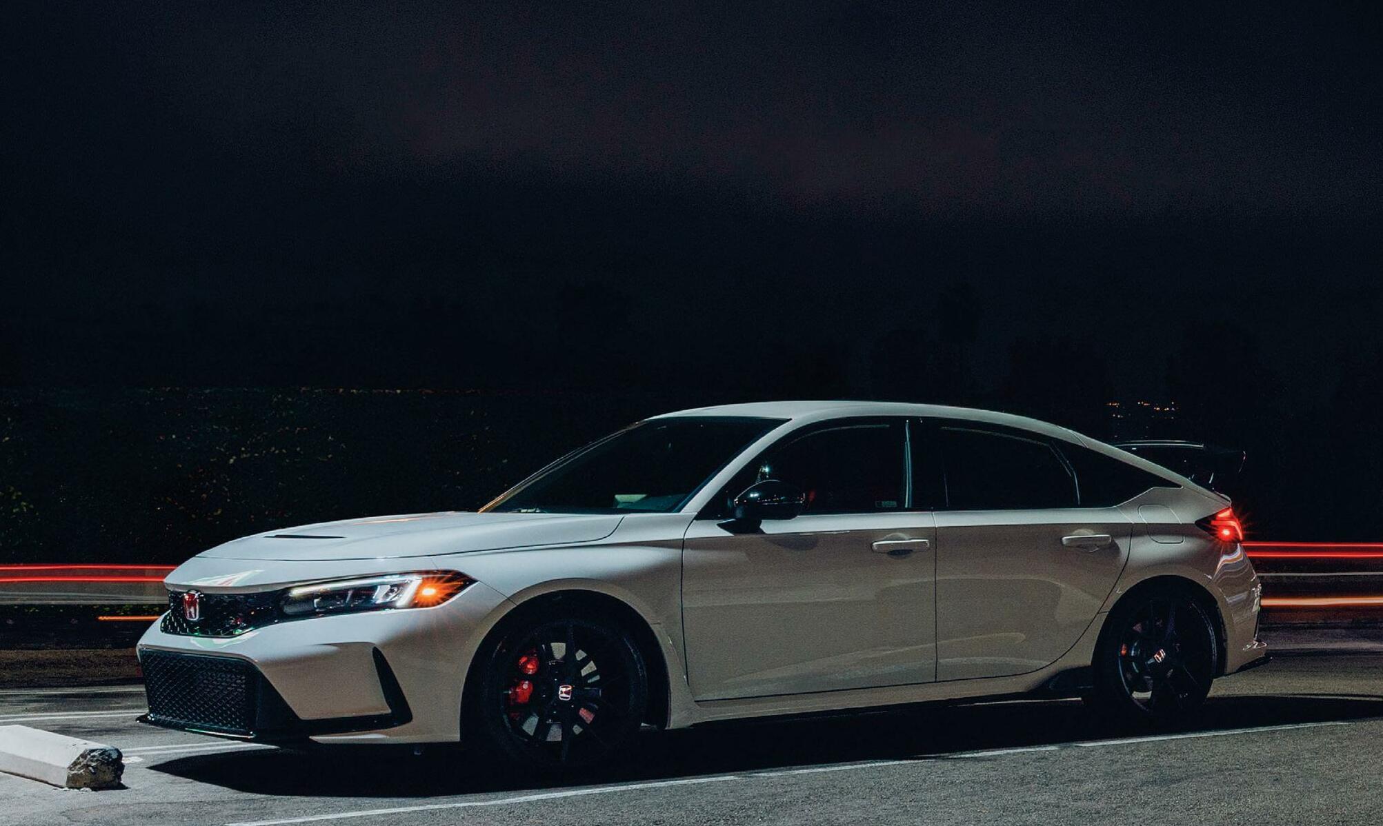 Continuing a decades-long tradition of packing above-average variety, versatility, and vim into a compact package, the Honda Civic does it all.