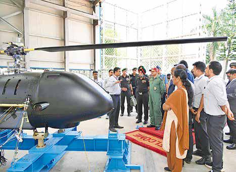 COAS Visits HAL, takes sortie in Prachand