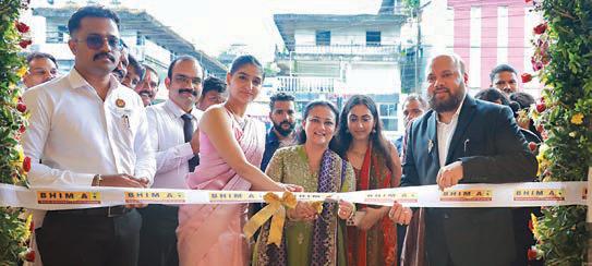 BHIMA JEWELLERY RELAUNCHES ITS KASARAGOD SHOWROOM WITH GRANDEUR - INAUGURATED BY CINE STAR ANASWARA RAJAN