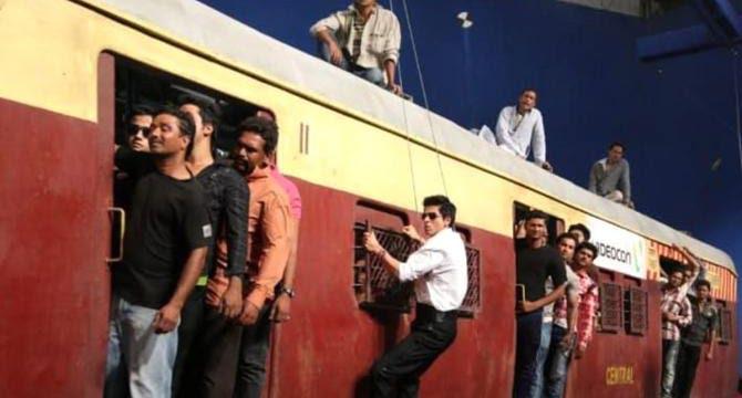 Shah Rukh Fighting Shah Rukh, Falling, Tumbling...