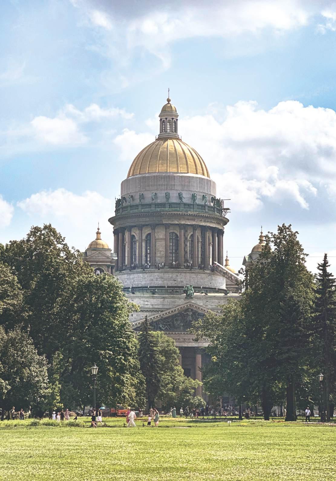 Saint Petersburg: City of Cathedrals, Culture & Canals