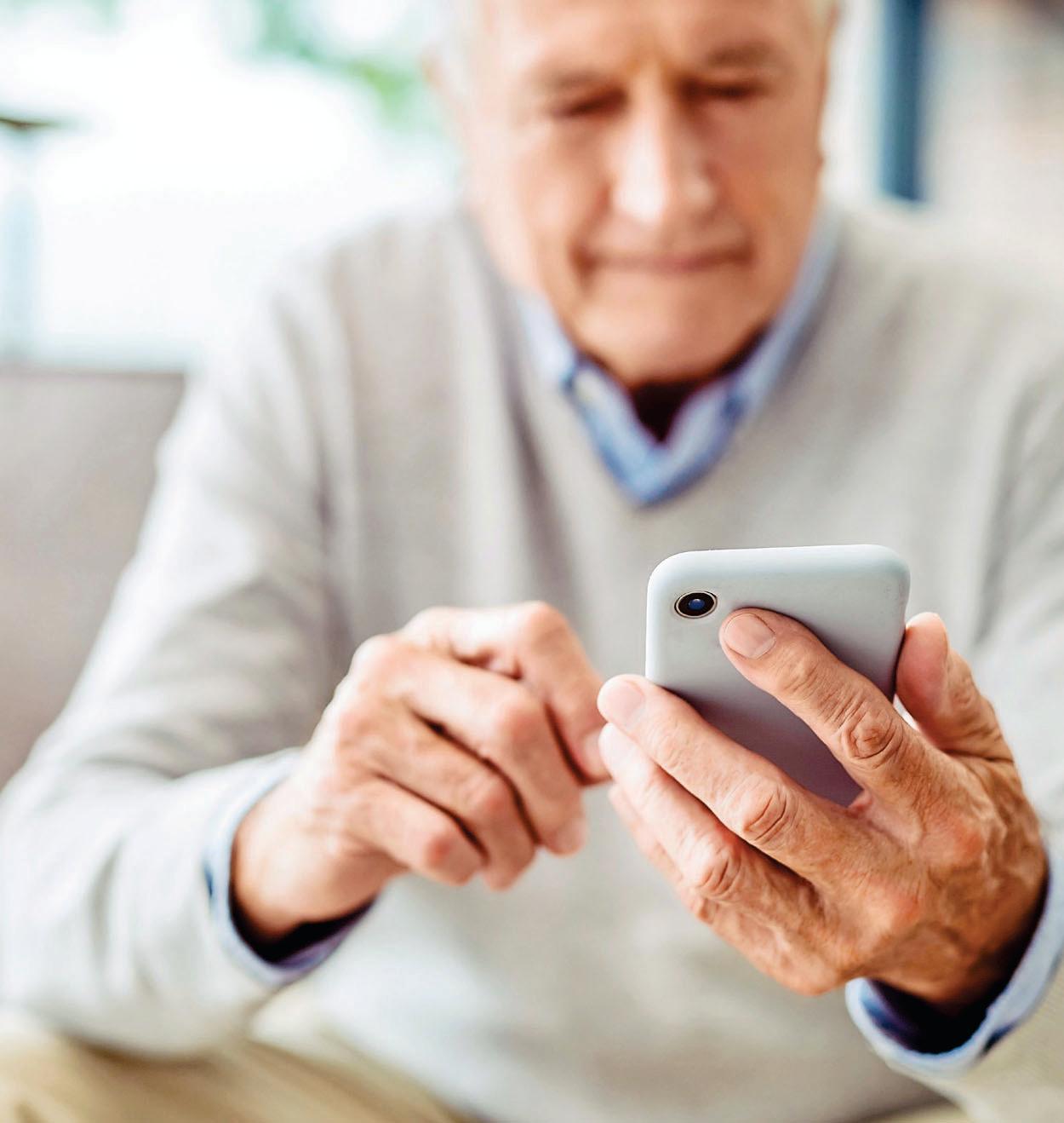 SMARTPHONES DON'T MAKE YOU DUMB AFTER ALL!