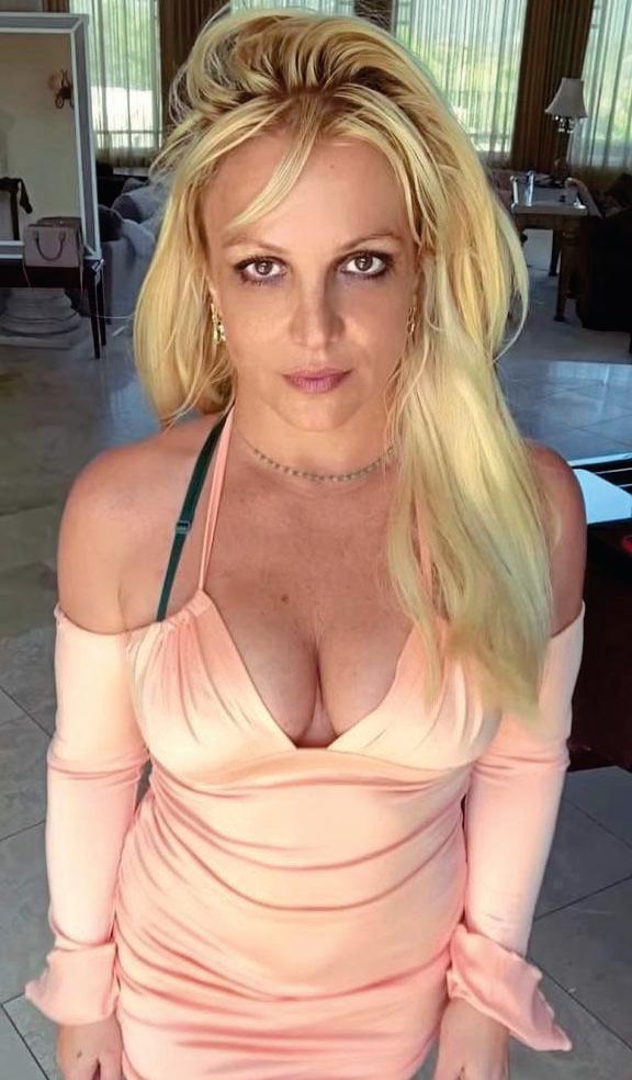 BOOZY BRITNEY HITS BOTTOM