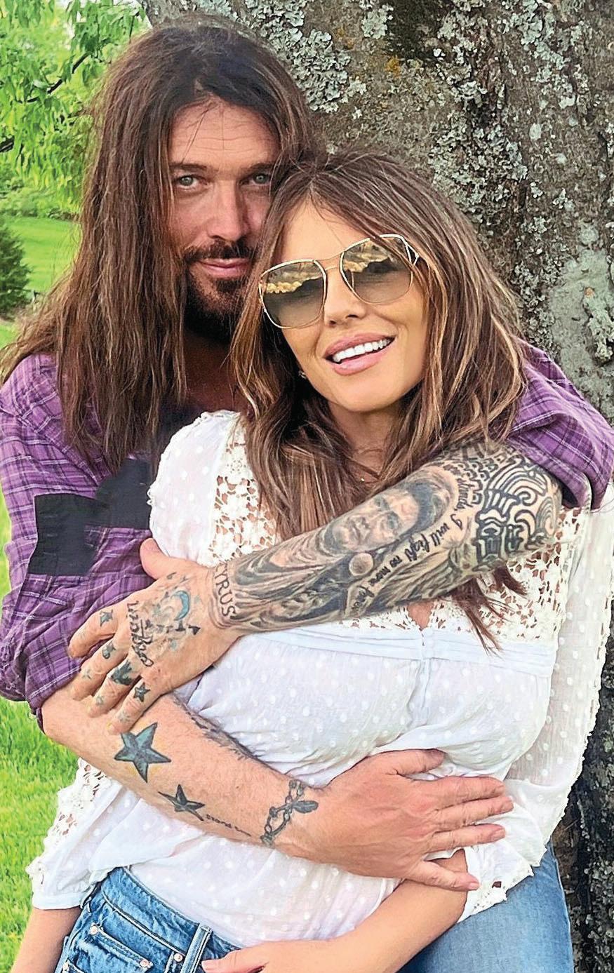 LIZ & BILLY RAY BRAINSTORMING BIZ PARTNERSHIP
