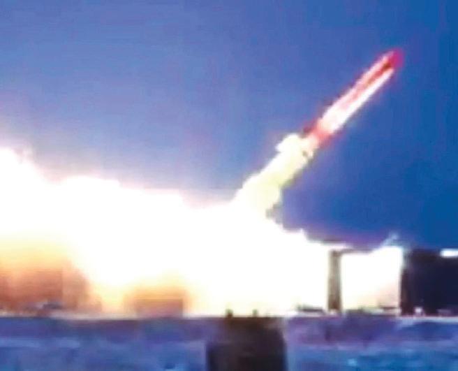 TRUMP BLASTS PUTIN WITH ARMS ULTIMATUM