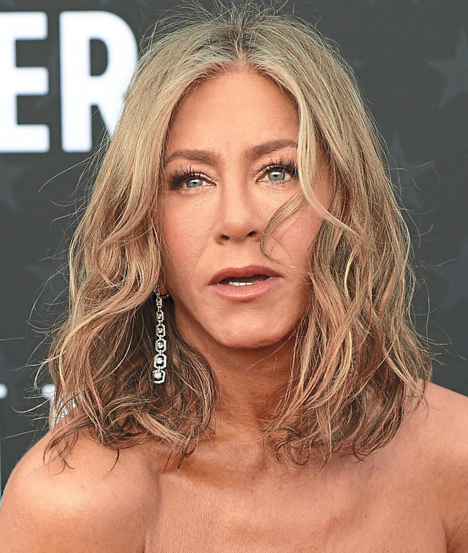 JEN DITCHING FRIENDS FOR LOVE