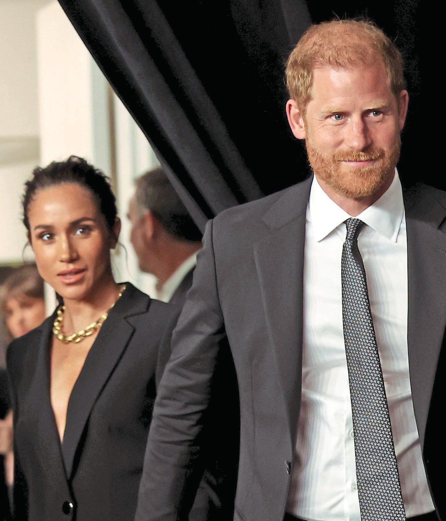 HARRY & MEGHAN KISSING UP TO KRIS