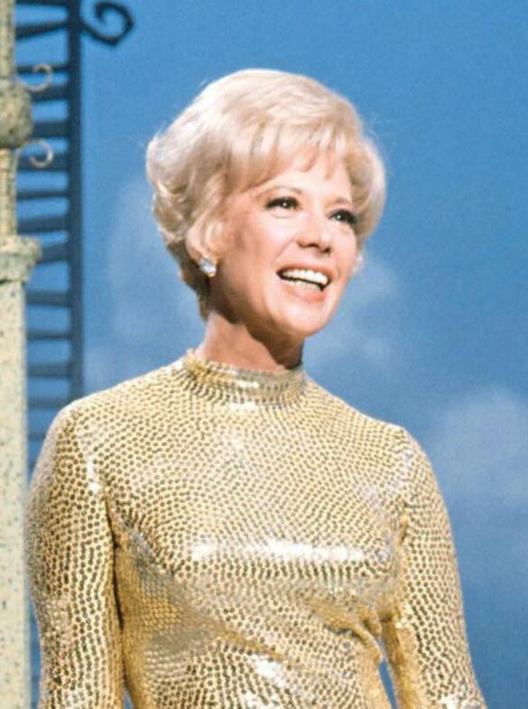 DINAH SHORE'S HAVIN' A BALL