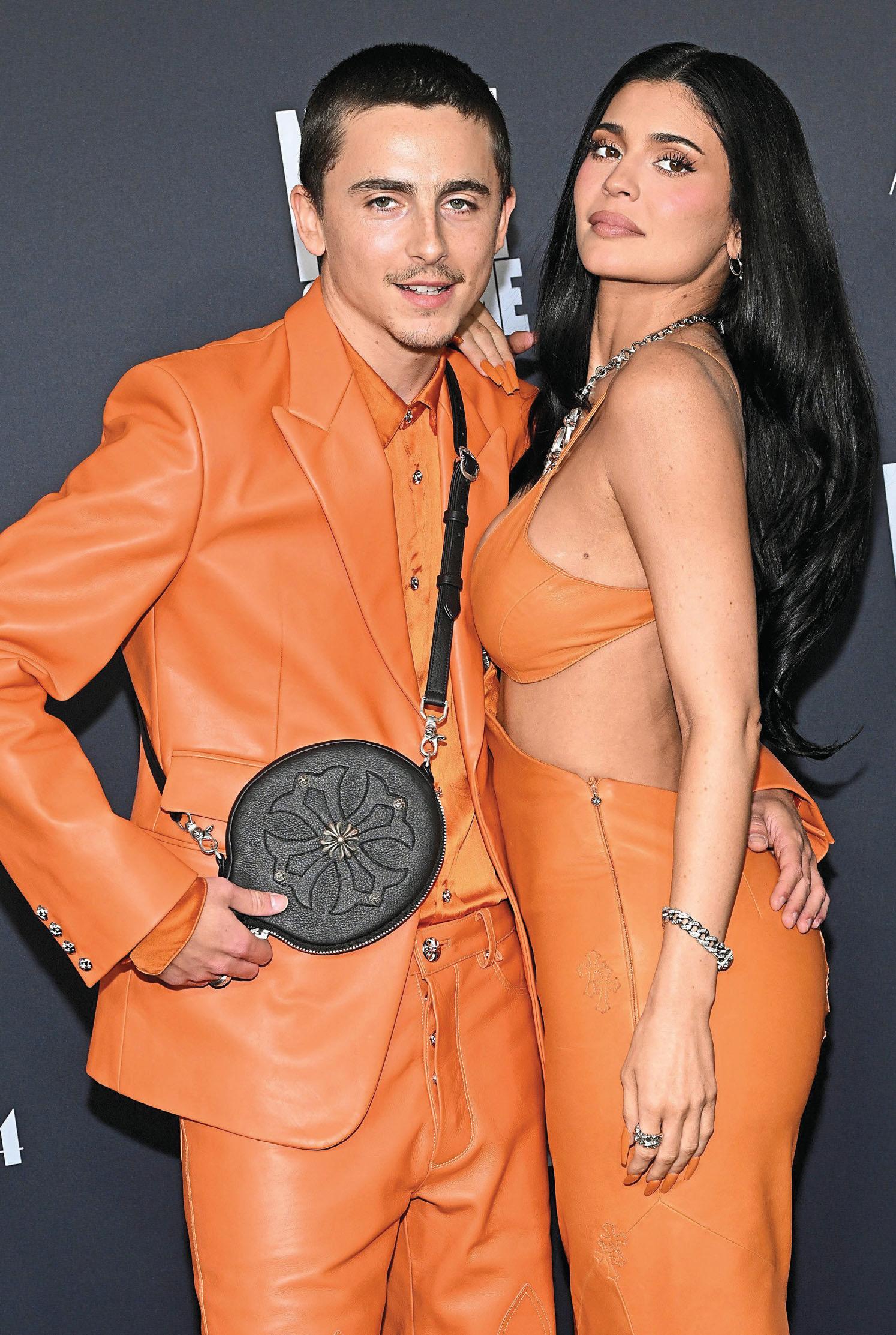 KYLIE SIDELINES GLAM GANG