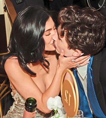 KYLIE TARNISHING TIMOTHEE'S OSCAR!