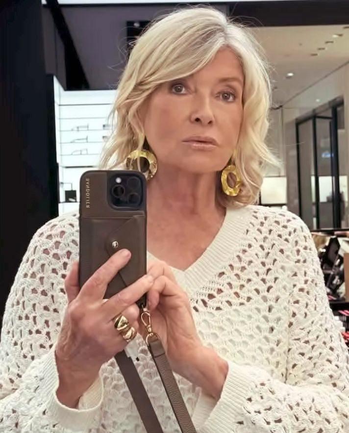 MARTHA'S MANHUNT MAKEOVER