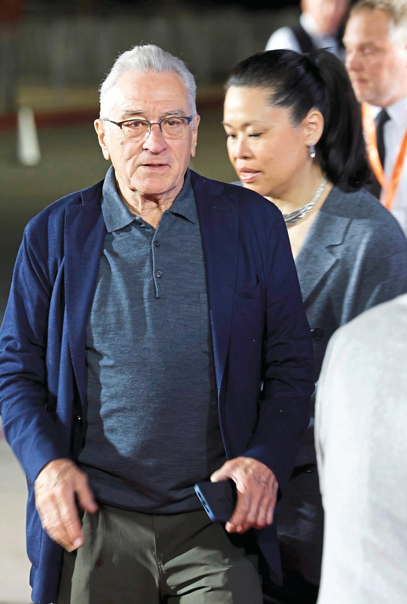 DE NIRO TOO BUSY FOR BABY MAMA