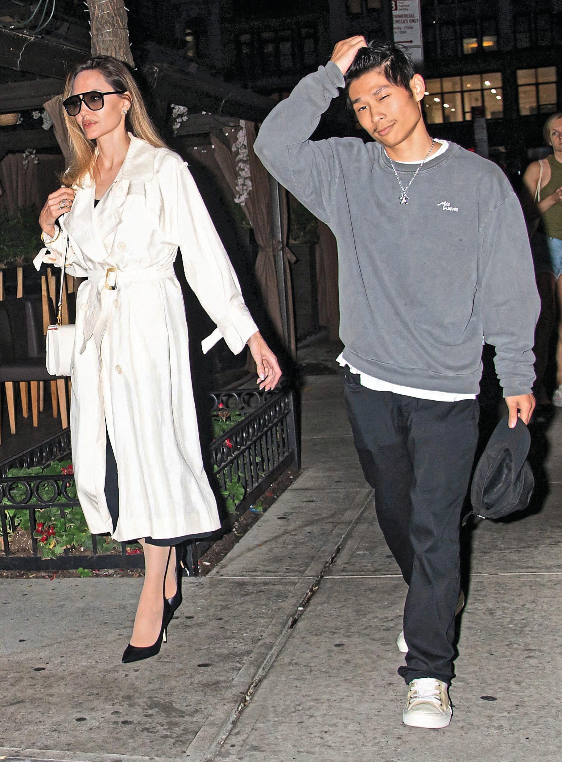 Angelina Jolie: KIDS OUT OF CONTROL