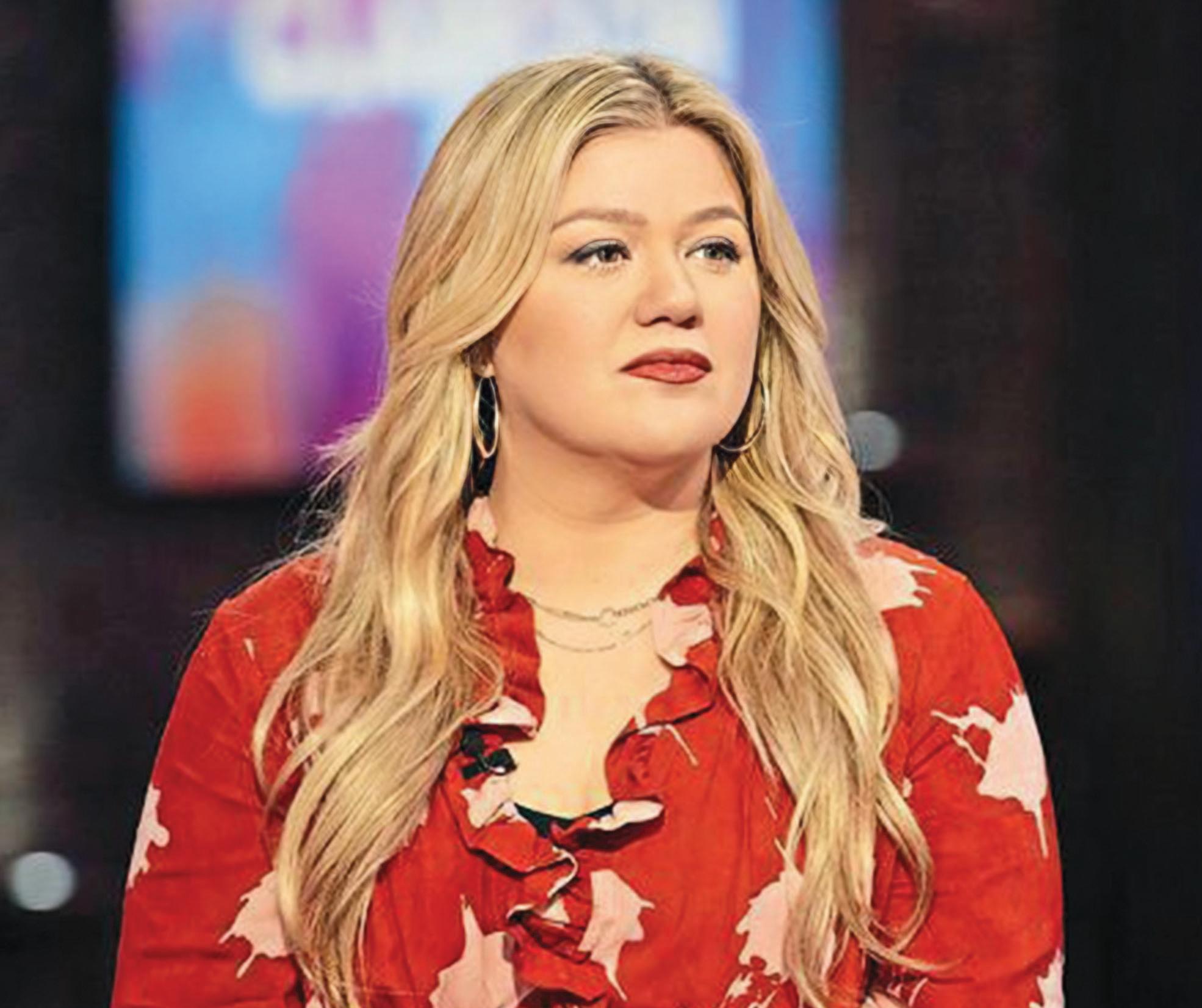 KELLY CLARKSON: Picking Up THE PIECES